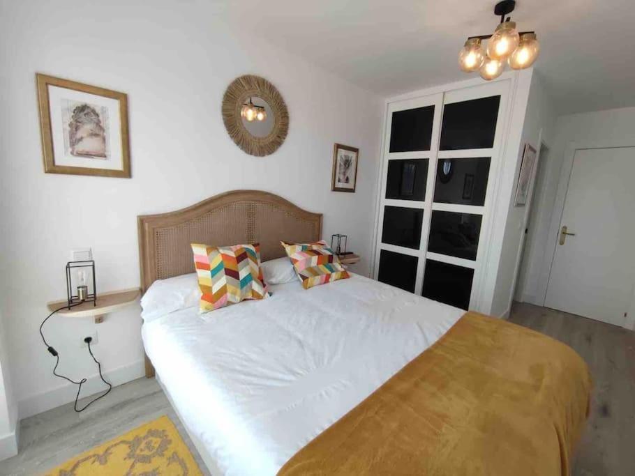Exclusivo Apartamento Con Aparcamiento Gratuito ลาเรโด ภายนอก รูปภาพ